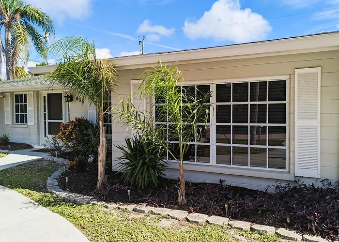 Vacation Home On Alligator Drive Woodmere