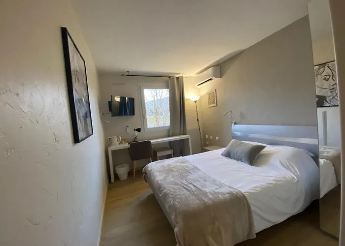 Hotel La Roselière à Saint-Quentin Fallavier