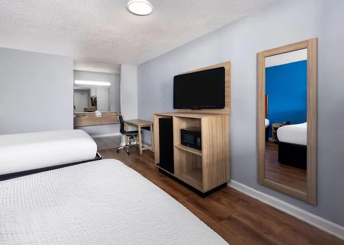 Super 8 By Wyndham Portsmouth - Norfolk