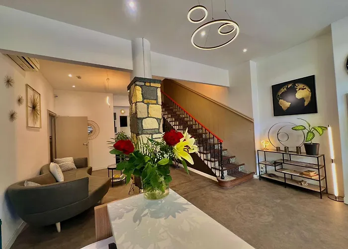 Evelia Hotels