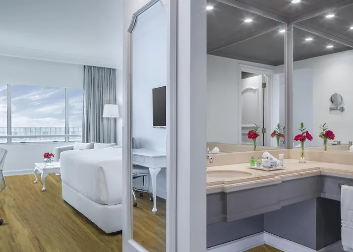 Nh Collection Plaza Santiago Hotel