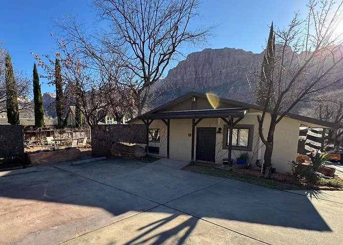 Red Rock Inn Cottages
