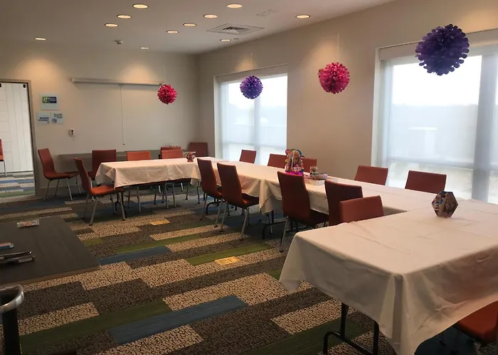 Holiday Inn Express & Suites - Elizabethtown North By Ihg