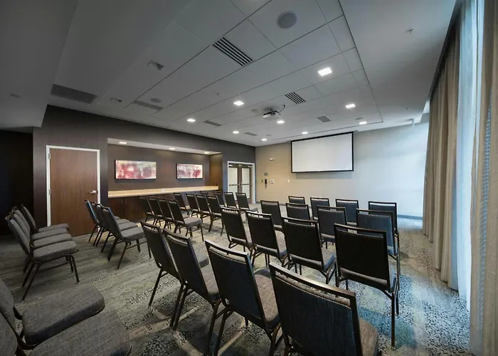 Courtyard By Marriott Russellville