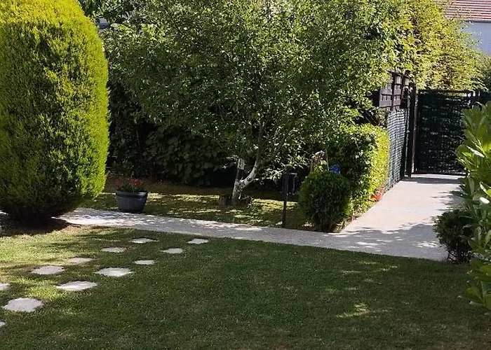 Magic Disney 5Mn Peaceful Home Garden Parking Chessy 