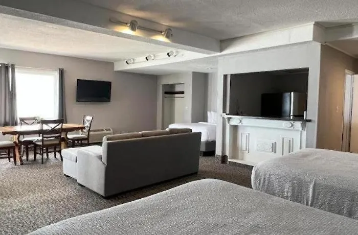 Lake George Hotels