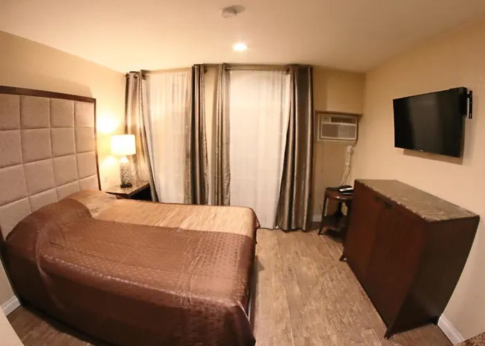 Santa Cruz Inn Riverside