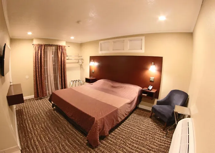 Santa Cruz Inn Riverside