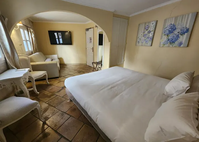 Hotel Du Palais Des Papes Aviñón