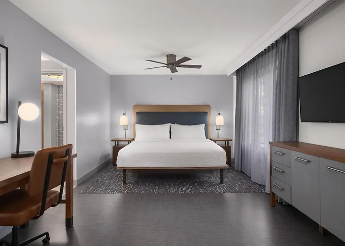 Homewood Suites By Hilton Fresno