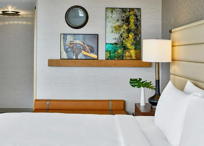 Renaissance Mobile Riverview Plaza Hotel