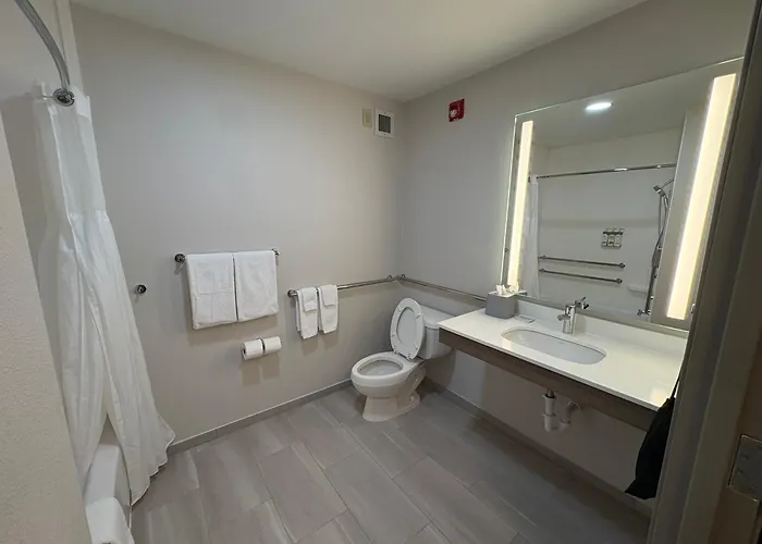 Holiday Inn Express Hotel & Suites Lafayette By Ihg