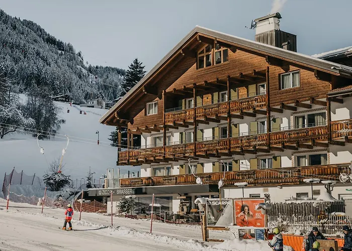 Hotel Hell Urtijëi