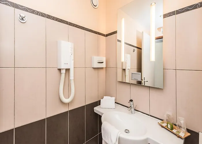 Hostellerie Saint Vincent Beauvais Aeroport