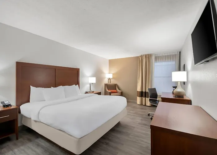 Comfort Inn & Suites Cincinnati Eastgate