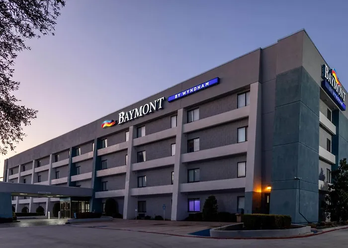 Baymont By Wyndham Arlington At Six Flags Dr