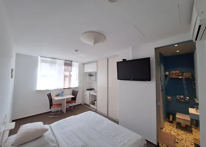 Marta Studios & Rooms