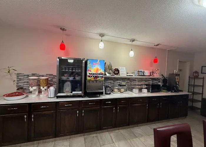 Red Roof Inn Plus+ Huntsville - Madison