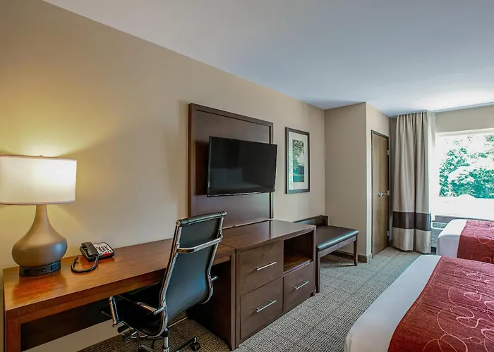 Fishkill Hotels
