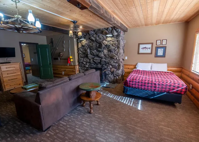 Shaver Lake Village Hotel