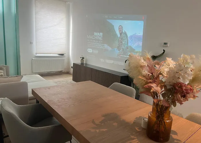 Holiday House With Private Jaccuzi - Leuven City Center