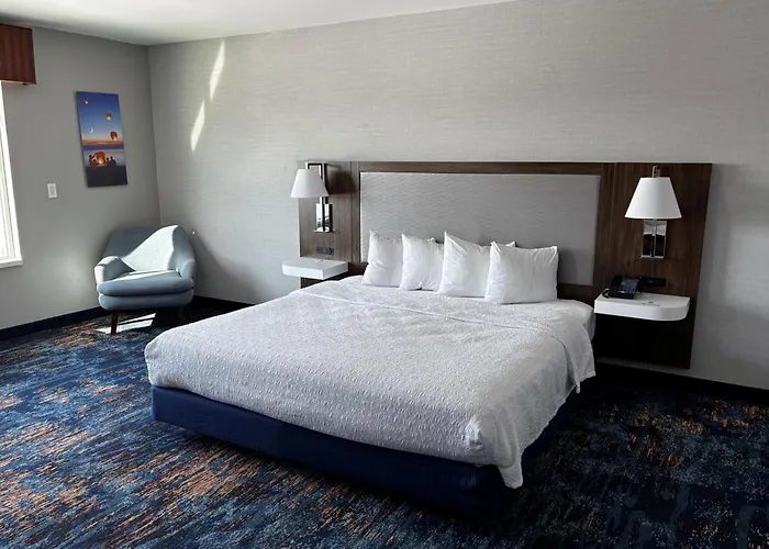 Hampton Inn & Suites Erie Bayfront