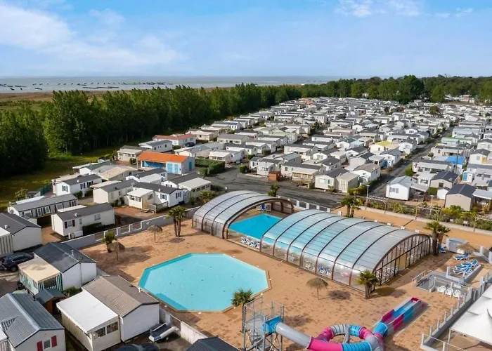 ZEcamping 4 - Accès direct Plage - Piscine couverte - MH climatisé La Tranche-sur-Mer