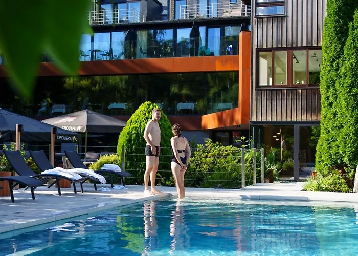 Hostellerie La Claire Fontaine, Logis Hotels & Spa