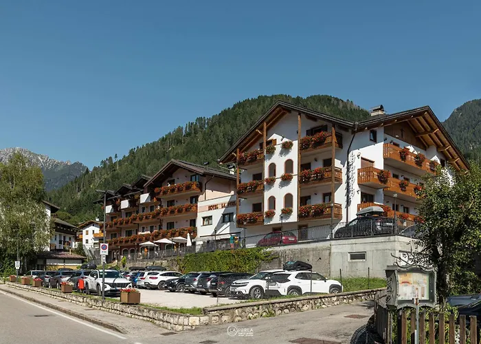 Family Hotel La Perla Fiera Di Primiero