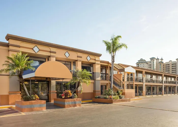 Travelodge By Wyndham Fort Myers North
