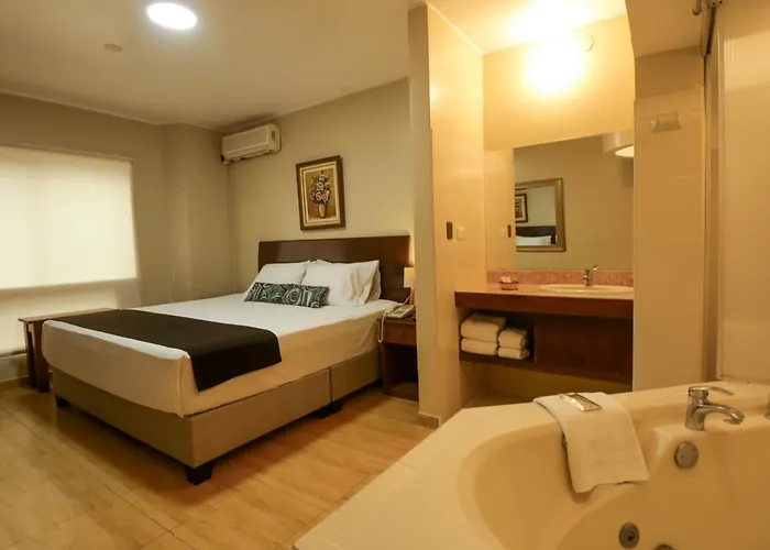 Epiqus Hotel