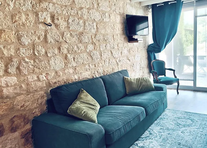 Hotel L'Envolée Sauvage à Livers-Cazelles