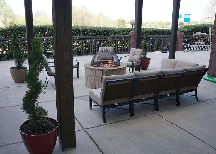 Huntersville Hotels