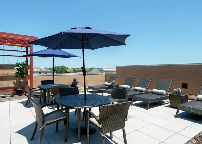 Hilton Garden Inn Alexandria Old Town National Harbor