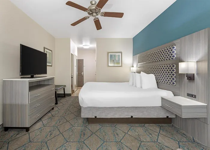 Best Western Plus Wasco Inn & Suites