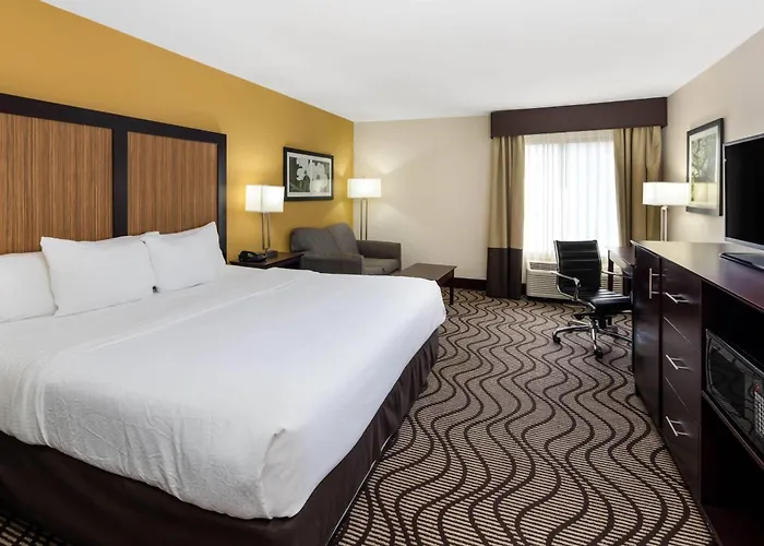 La Quinta By Wyndham Lagrange / I-85 Hotel