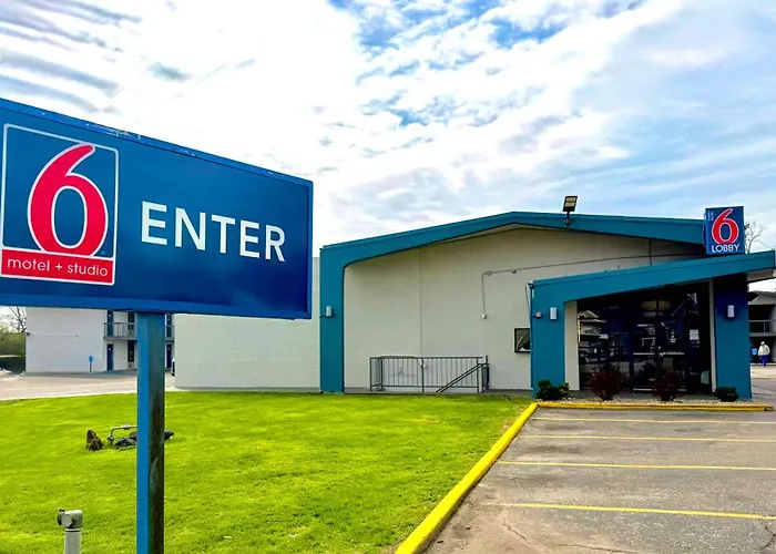 Motel 6-Kerrville, Tx