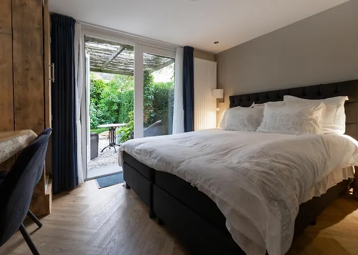 Cozy Boutique B&B De Roos&Garden Lounge Leeuwarden