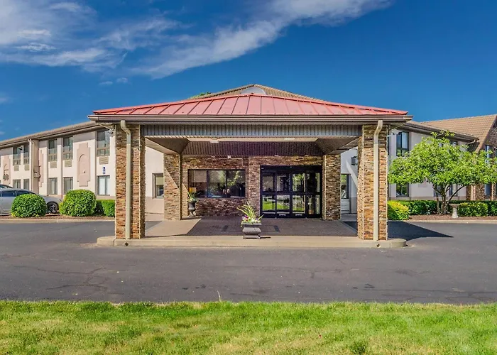 Comfort Inn & Suites West Springfield