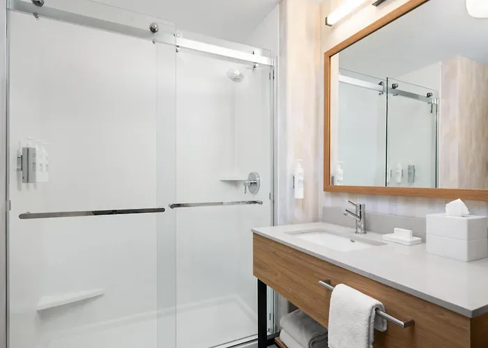 Hampton Inn & Suites Ontario