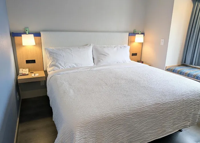 Greenville Pelham Inn By Ihg