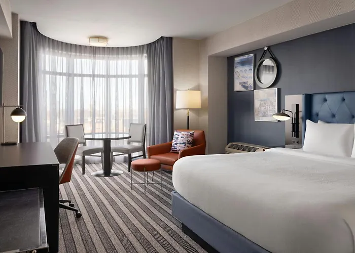 Courtyard By Marriott Boston Brookline
