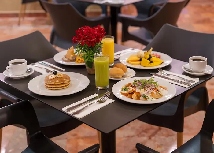 Oasis Palm Hotel Cancún