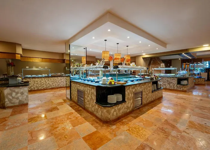 Oasis Palm Hotel Cancún