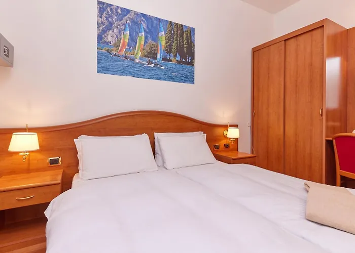 Beach Hotel Rosa Malcesine