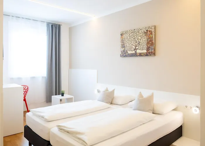 Shome Hotel Graz I Self-Check-In I Free Parking