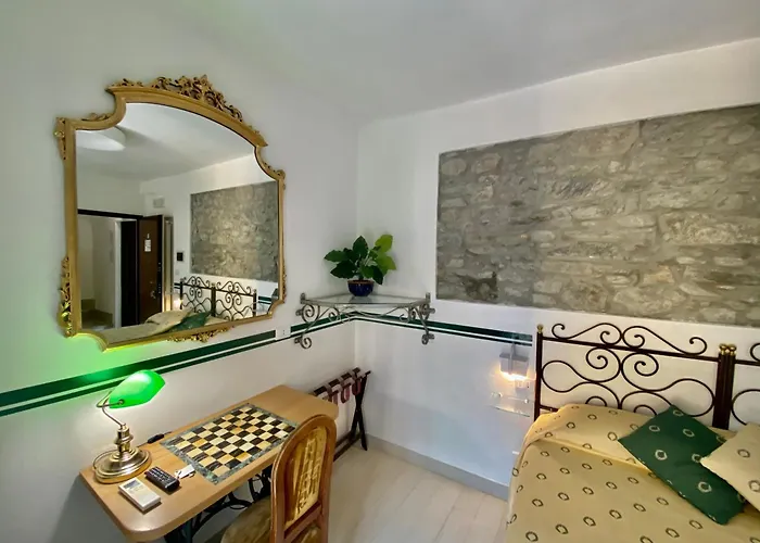 Giovanni Rooms Manarola