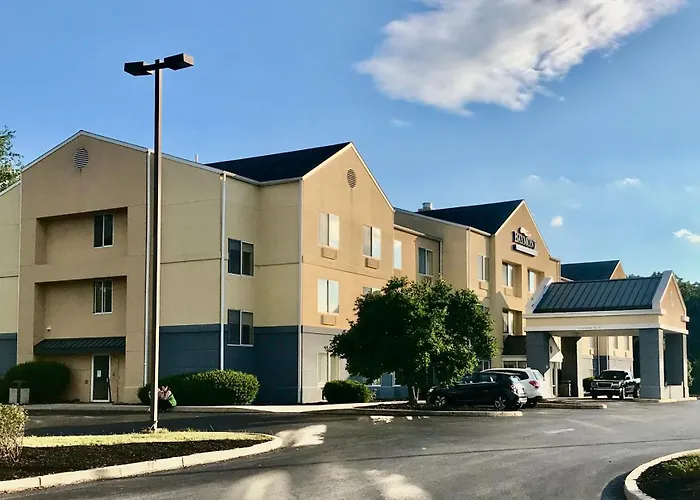 Baymont By Wyndham Chambersburg Hotel