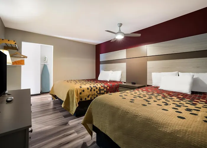 Econo Lodge Inn & Suites Canandaigua - Finger Lakes Area