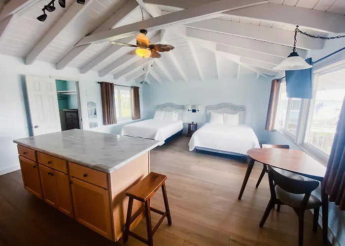 Ragged Edge Resort & Marina Islamorada